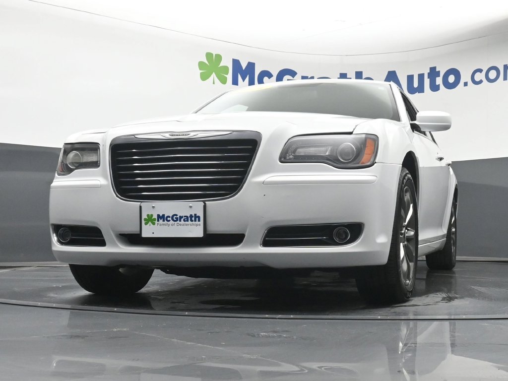 Used 2014 White Chrysler S image 7