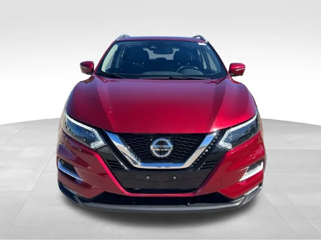 Used 2022 Red Nissan SL image 11