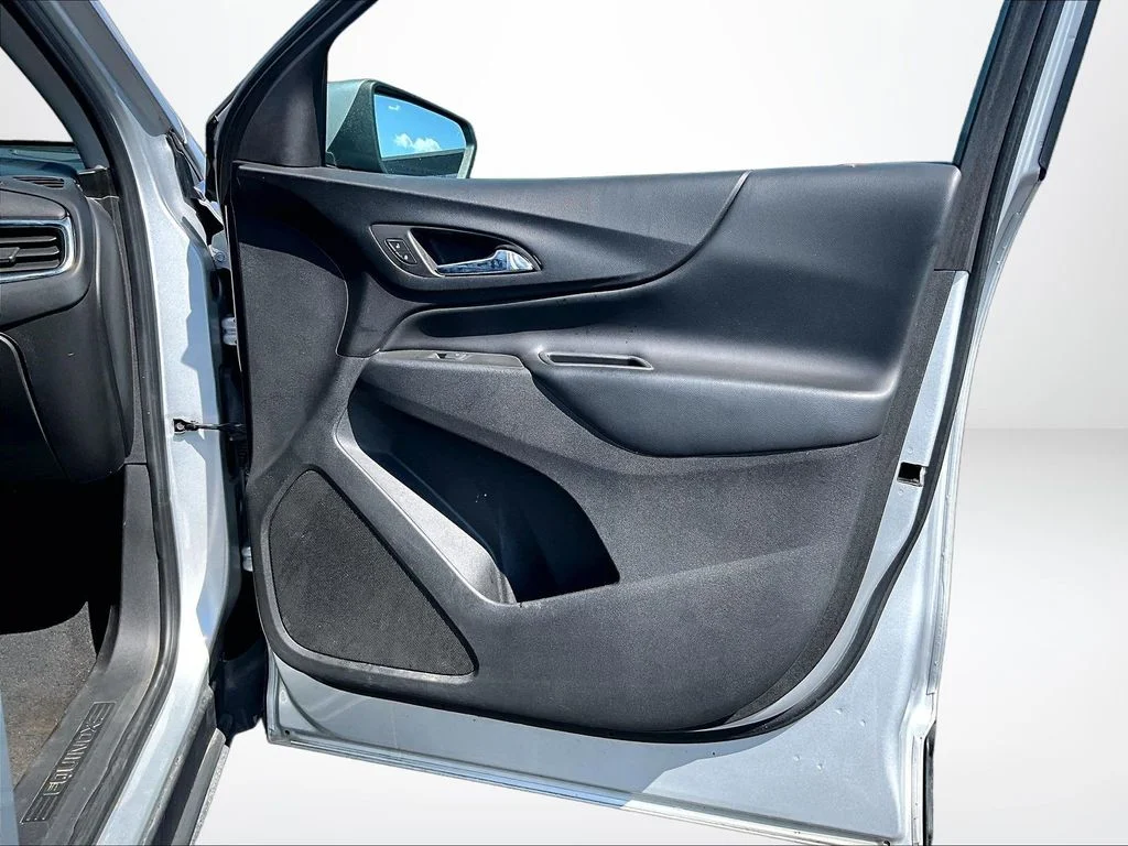Used 2022 Silver Chevrolet LT image 23