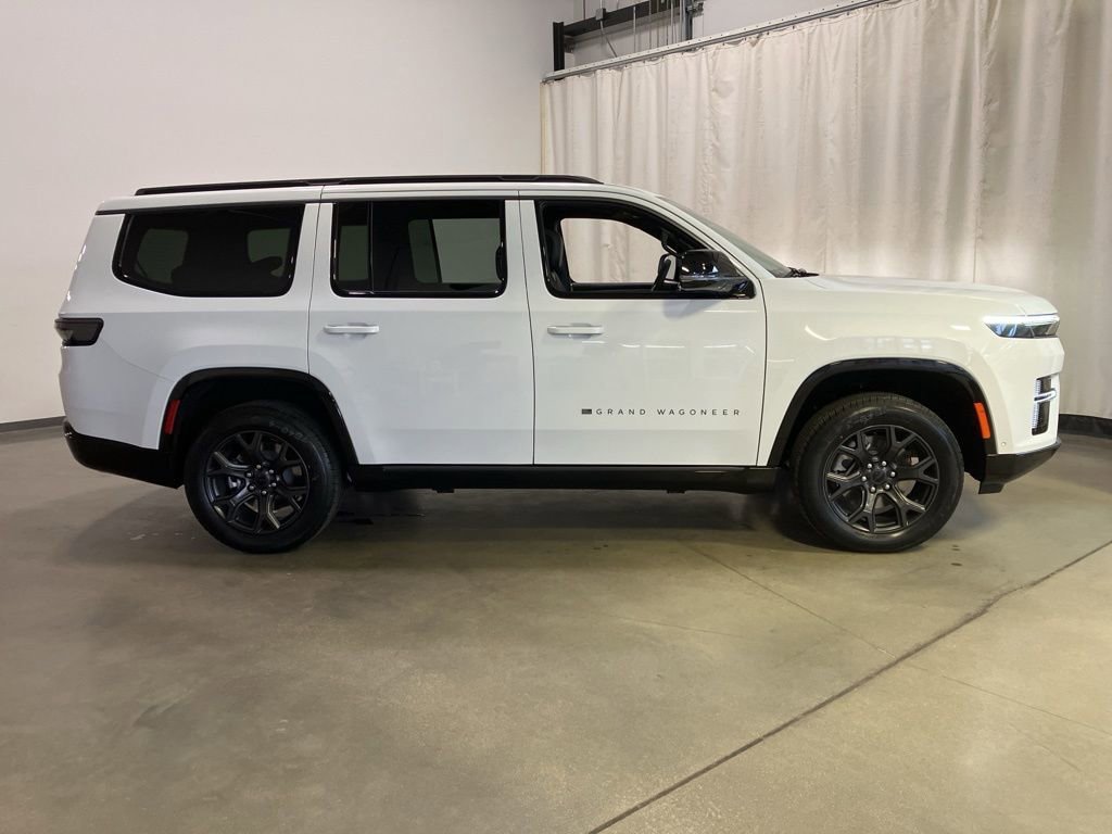 New 2026 Bright White Clear-Coat Exterior Paint Jeep Limited Altitude image 26