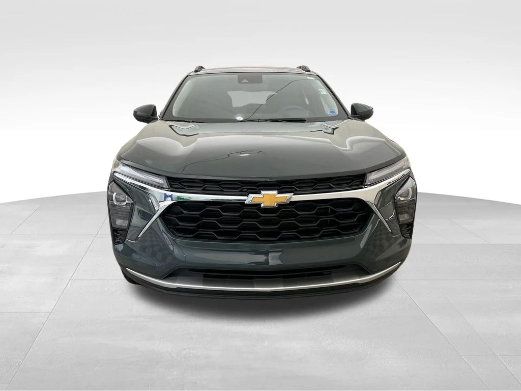 Used 2025 Gray Chevrolet LT image 9