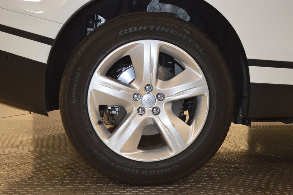 Used 2026 Fuji White Land Rover S image 13