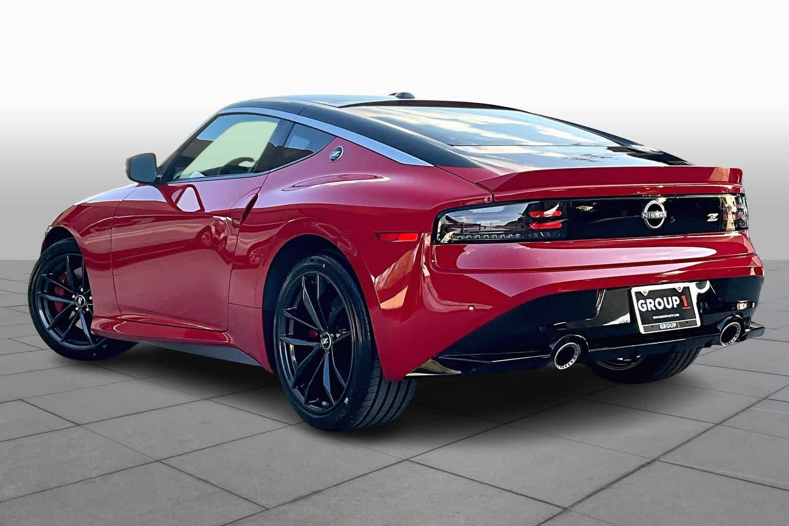 New 2026 Solid Red / Super Black Two-tone Nissan Performance image 7