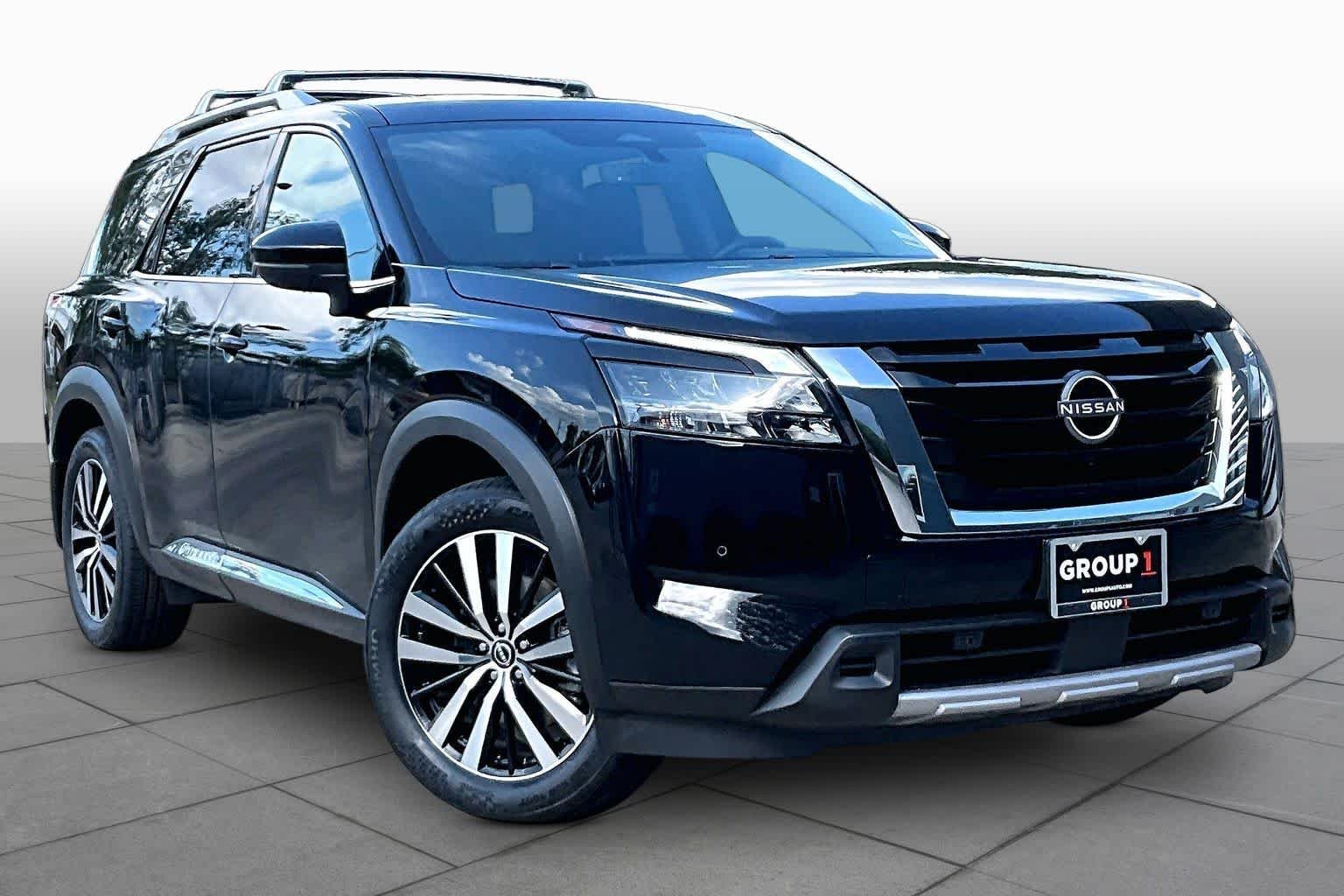 Used 2025 Super Black Nissan Platinum image 3