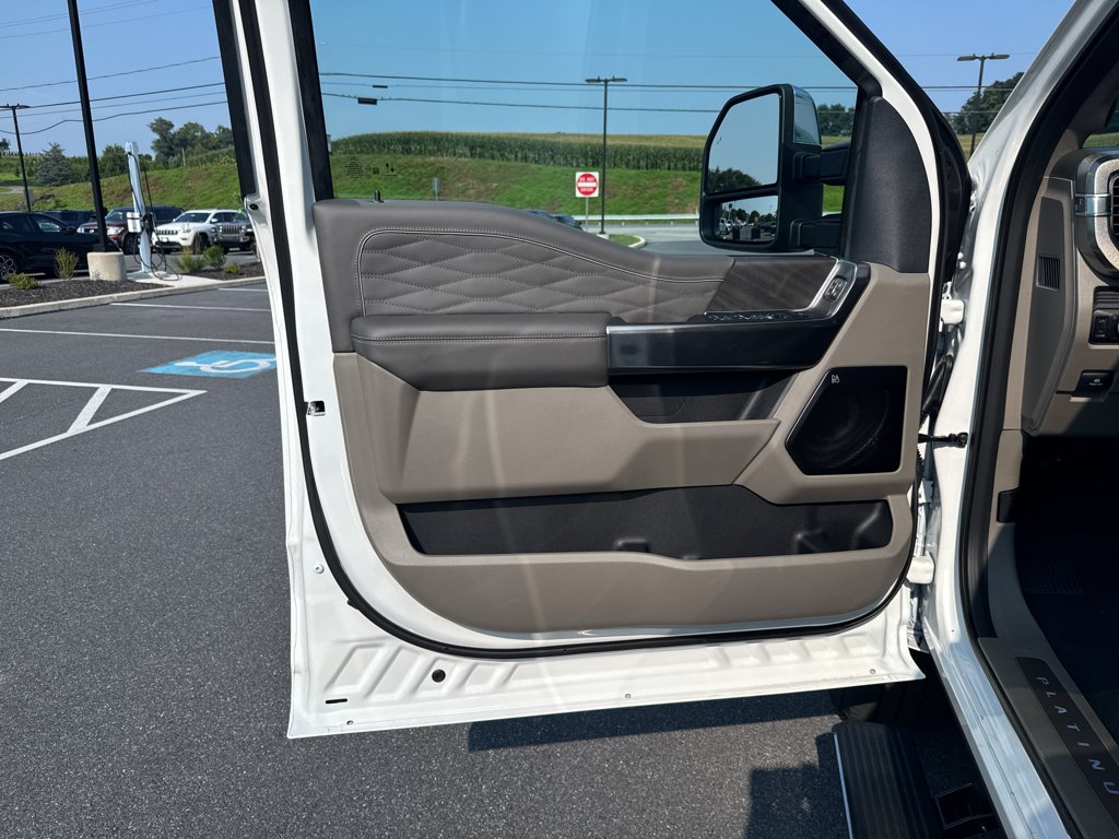 2025 Ford F-350 Super Duty Platinum - Photo 28