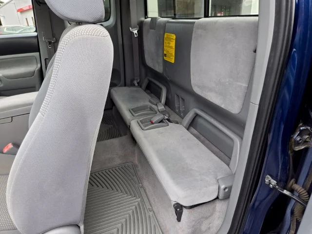 Used 2007 Blue Toyota  image 12