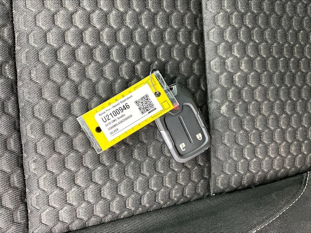 Used 2019 Quicksilver Metallic GMC SLE-1 image 29