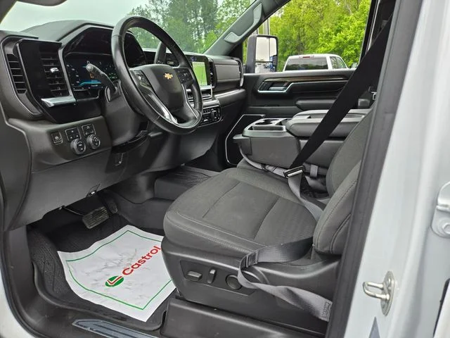 Used 2024 White Chevrolet LT image 11