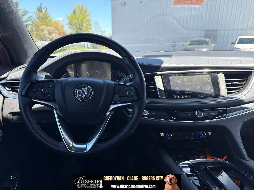 2023 Buick Enclave Essence image 19