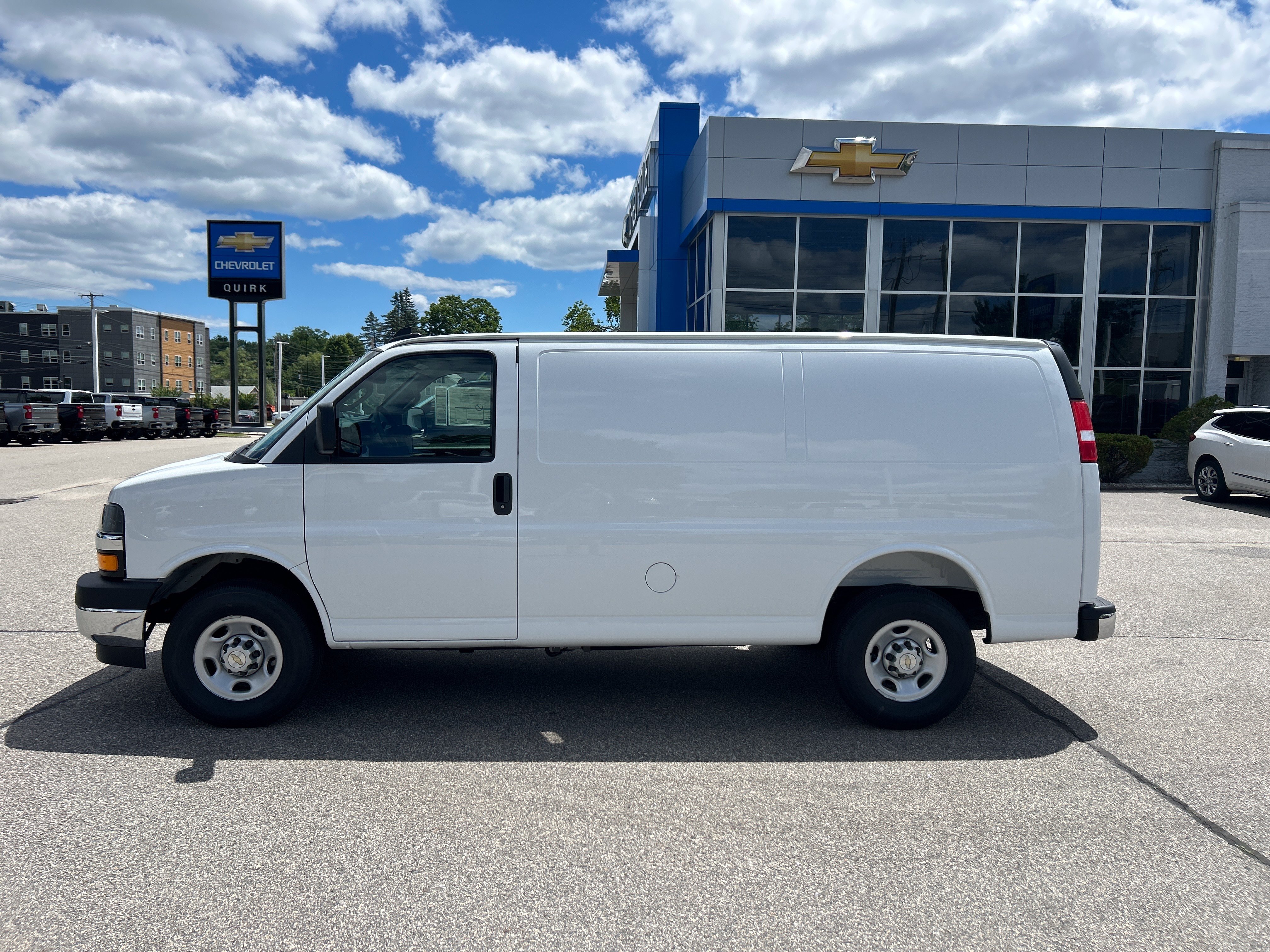 New 2026 Summit White Chevrolet WT image 6
