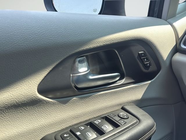 Used 2023 White Chrysler Touring L image 24