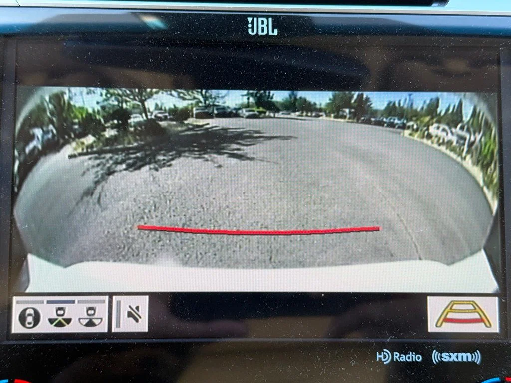 Used 2018 Beige Toyota XLE image 11