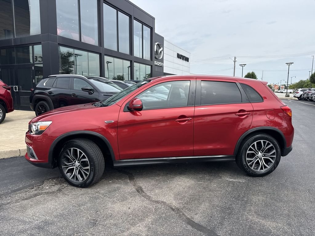 Used 2016  Mitsubishi ES image 8