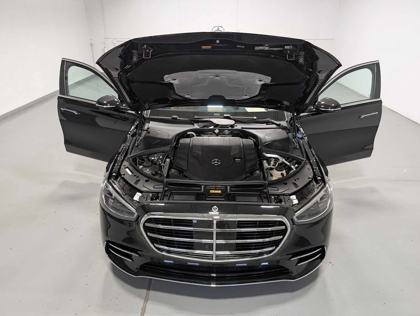 Certified Used 2026 Obsidian Black Metallic Mercedes-Benz S 580 image 13