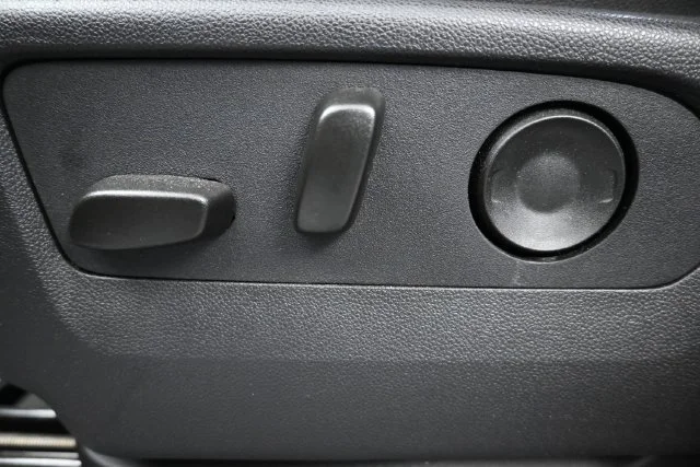 Used 2025 Sterling Metallic GMC AT4 image 11