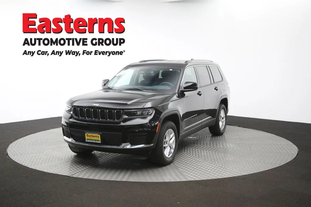 Used 2022 Black Jeep Laredo image 55