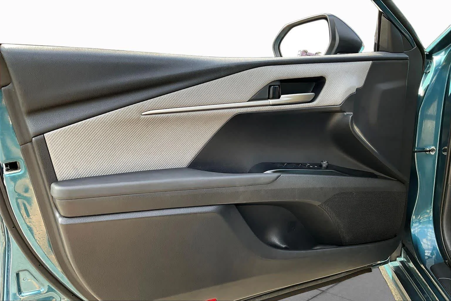 Used 2025 Ocean Gem Toyota SE image 21