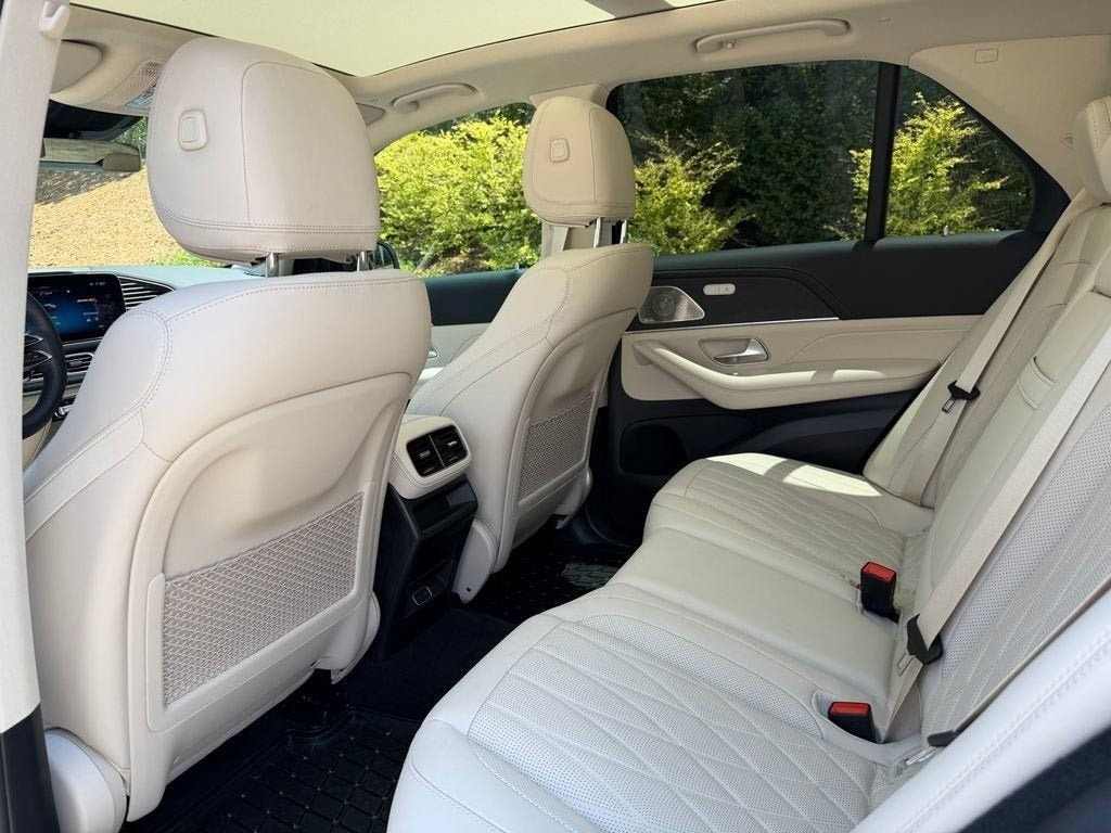 Used 2026 Polar White Mercedes-Benz AMG® 53 4MATIC+ image 38