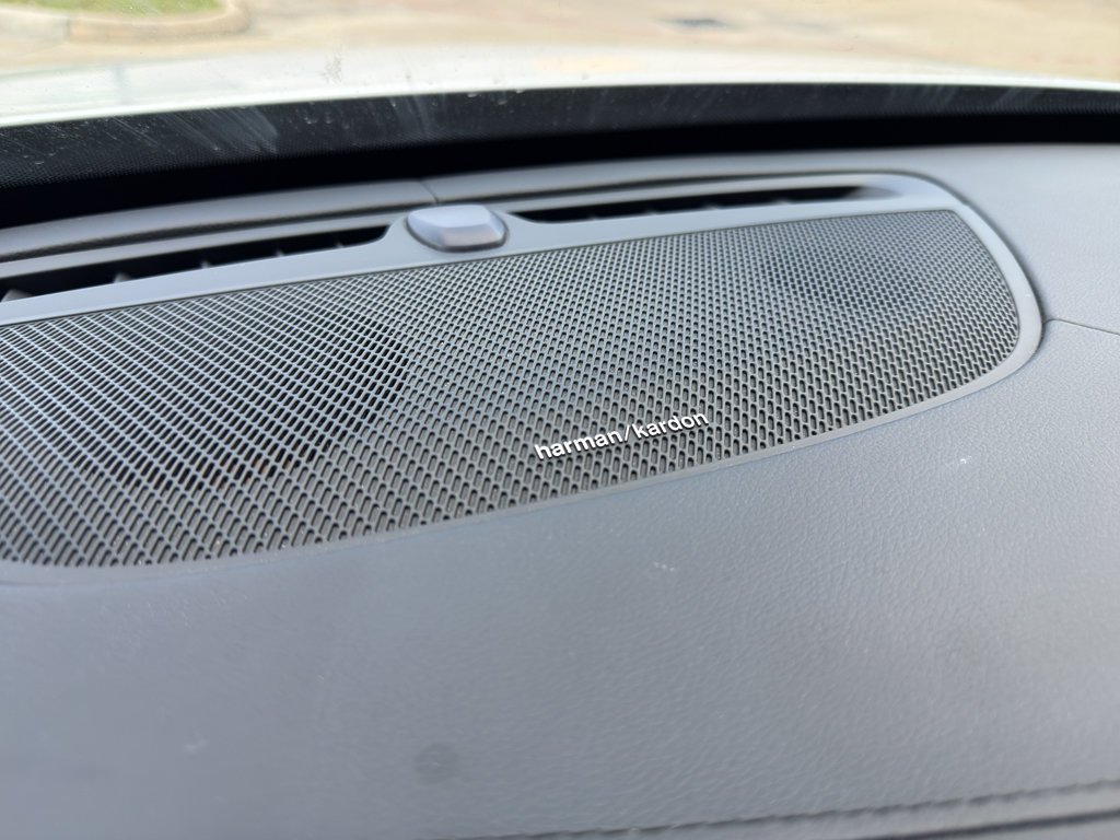 Used 2020 Crystal White Metallic Volvo Inscription image 18