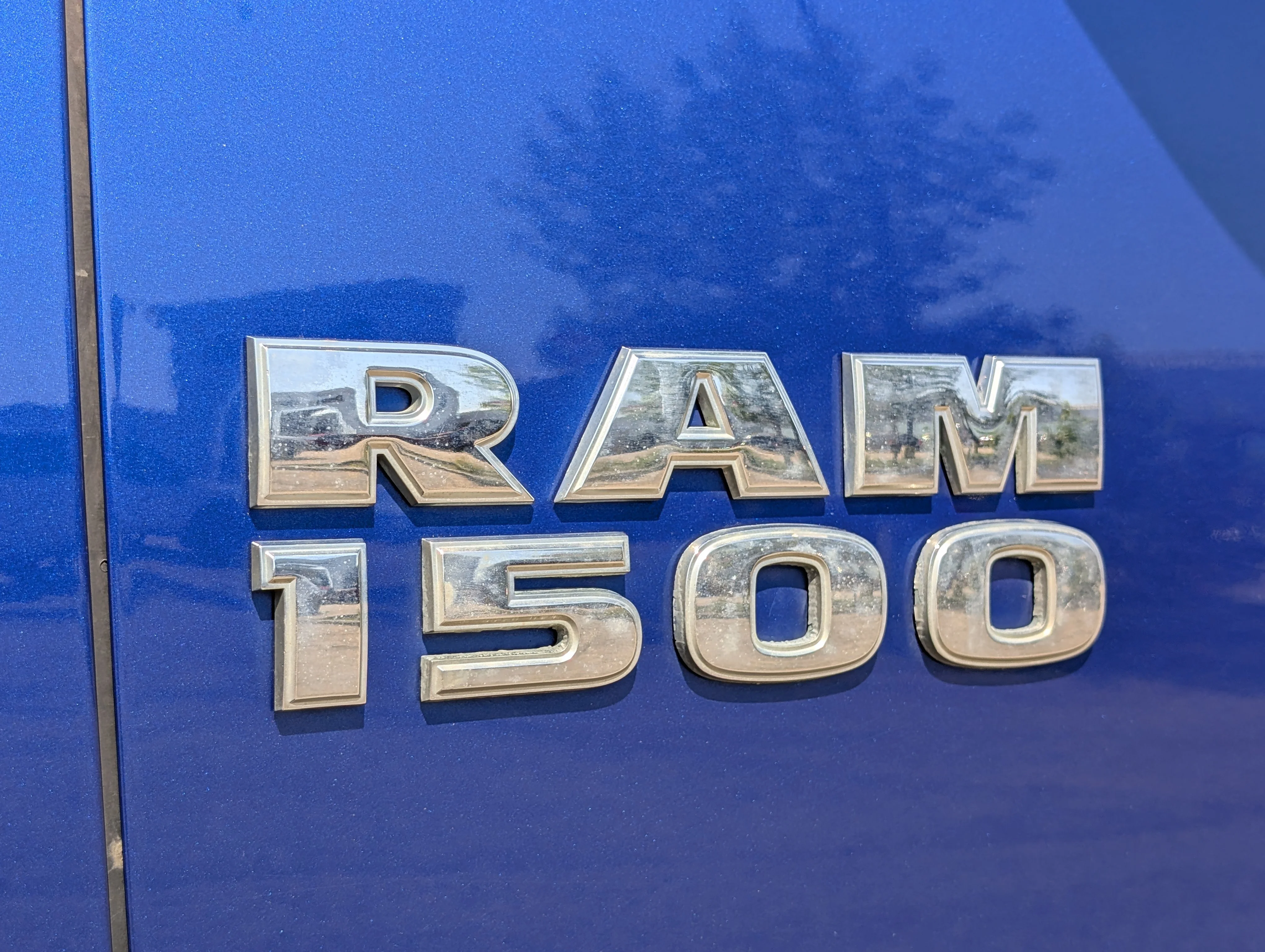 Used 2016 Blue Streak Pearl Ram Laramie image 17