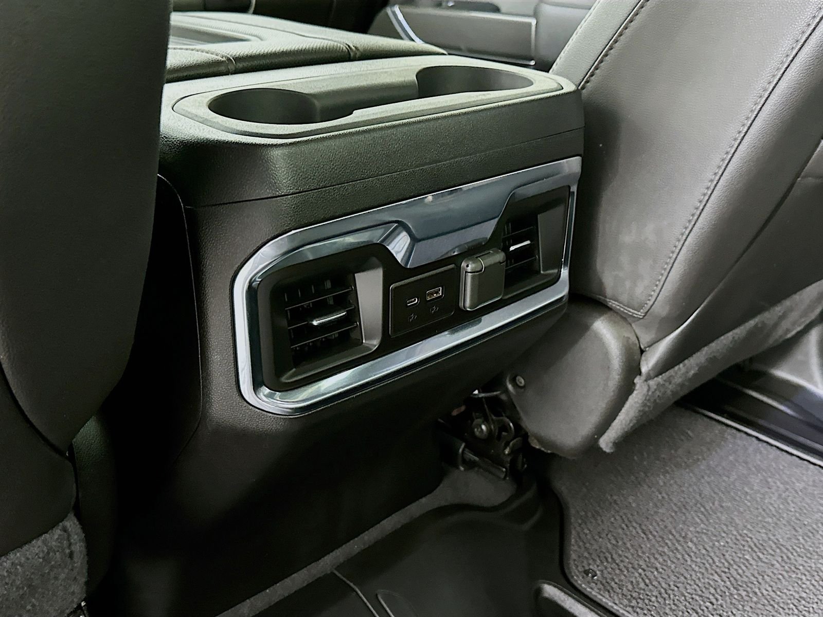Used 2022 Summit White GMC AT4 image 26