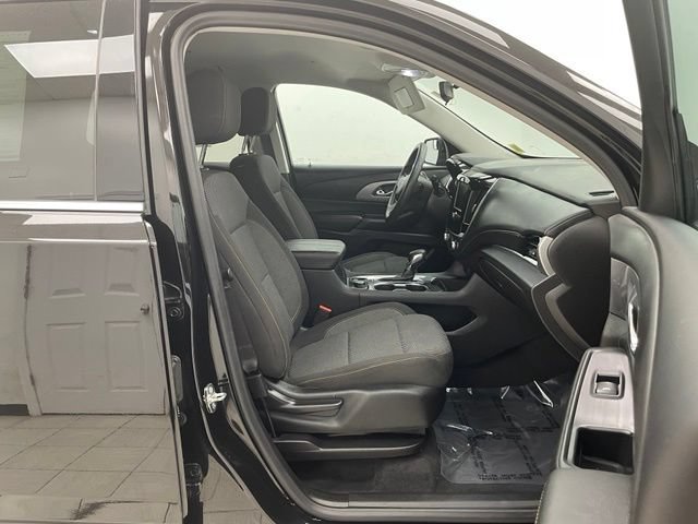 2021 Chevrolet Traverse LS - Photo 16
