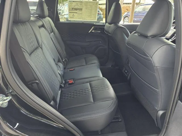 2025 Mitsubishi Outlander Plug-in Hybrid SEL Black Edition - Photo 18
