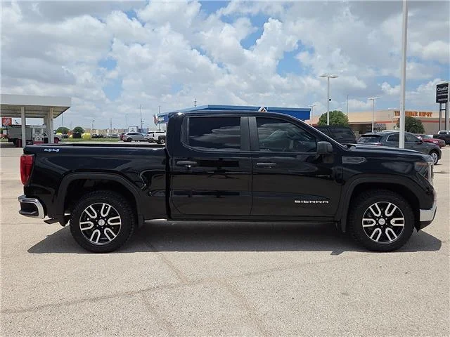 Used 2024 Onyx Black GMC Pro 4x4 Crew Cab 5.75 ft. box 147.4 in. WB image 5