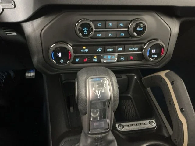 New 2026 Avalanche Gray Ford Badlands image 17