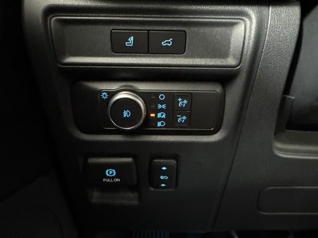 Used 2022 Gray Ford Limited image 21