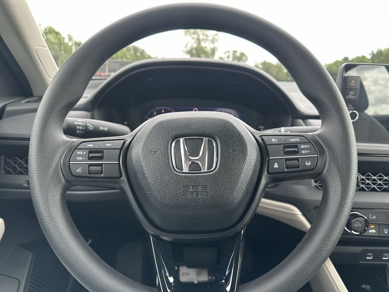 New 2026 Platinum White Pearl Honda LX image 14