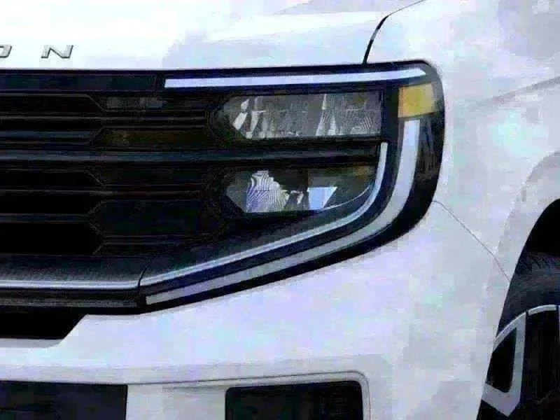 New 2025 Star White Ford Platinum image 76
