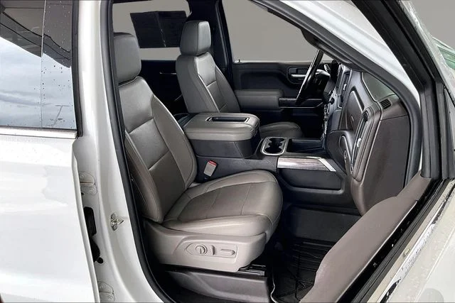 Used 2019 White Chevrolet LTZ image 27