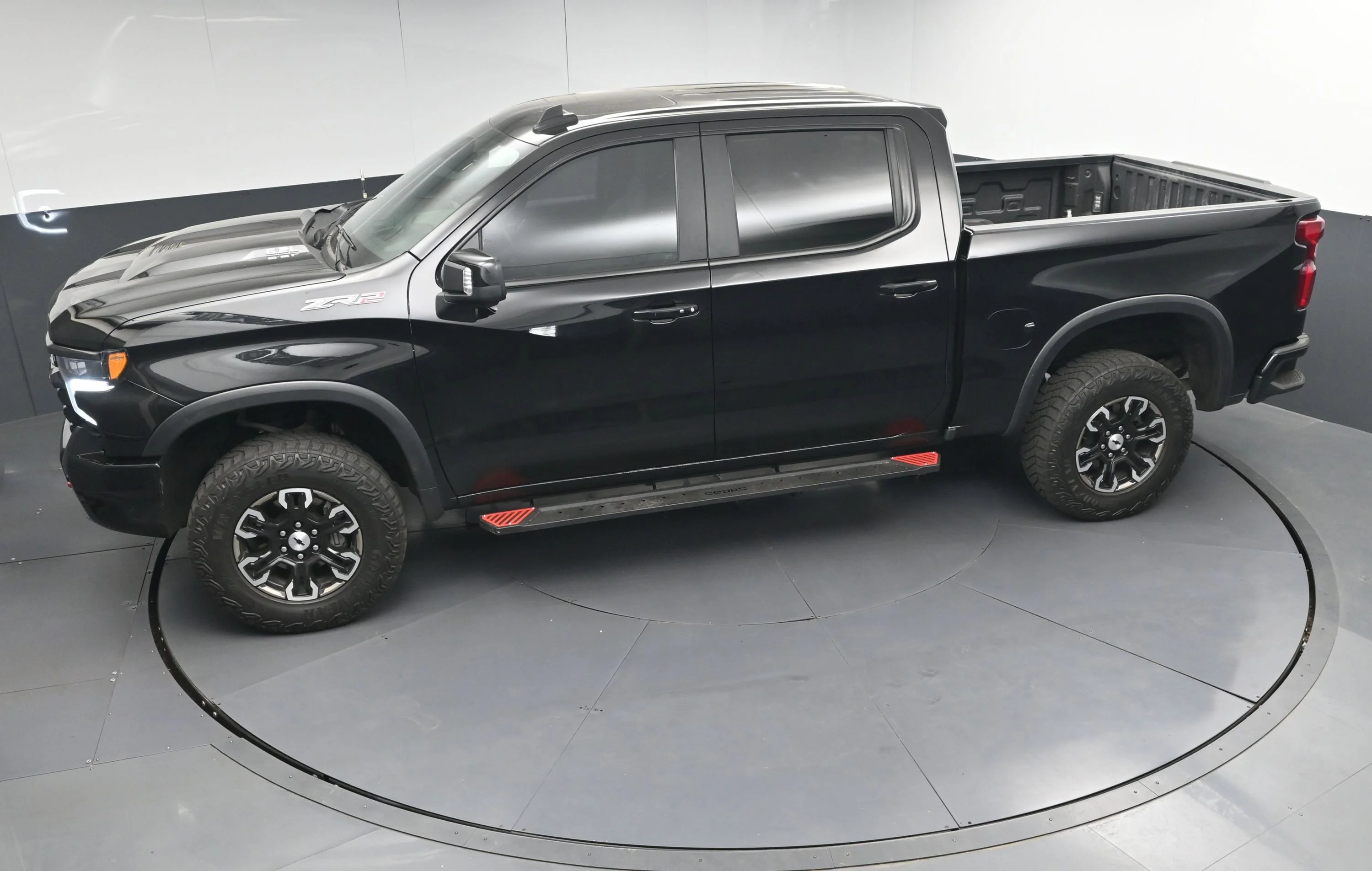 Used 2025 Black Chevrolet ZR2 image 42
