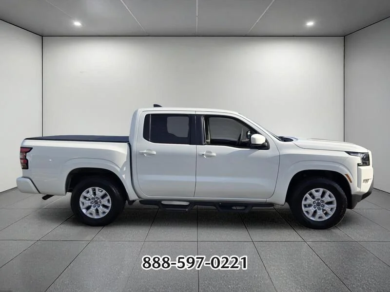 Used 2022 Glacier White NISSAN SV image 6