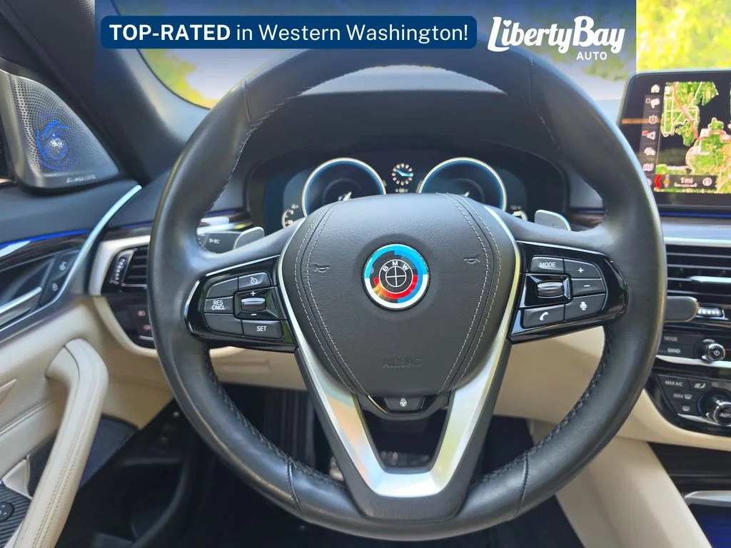 Used 2019 White BMW 530e xDrive iPerformance image 12