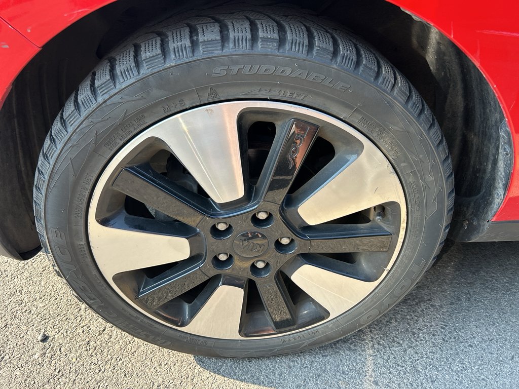Used 2017 Inferno Red w/Black Roof Kia + image 6