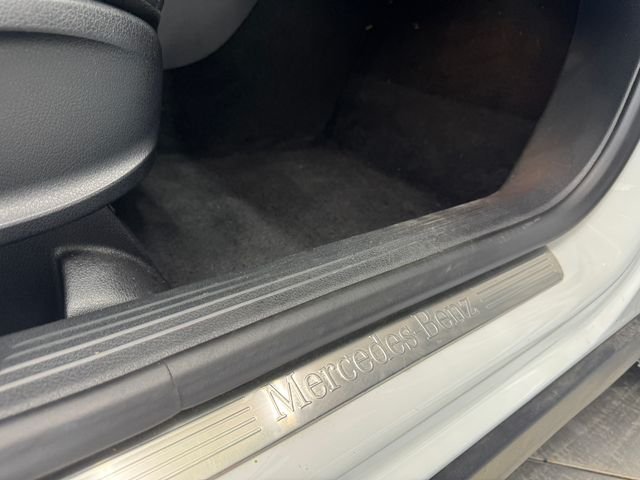 Certified Used 2024 Polar White Mercedes-Benz GLB 250 image 40