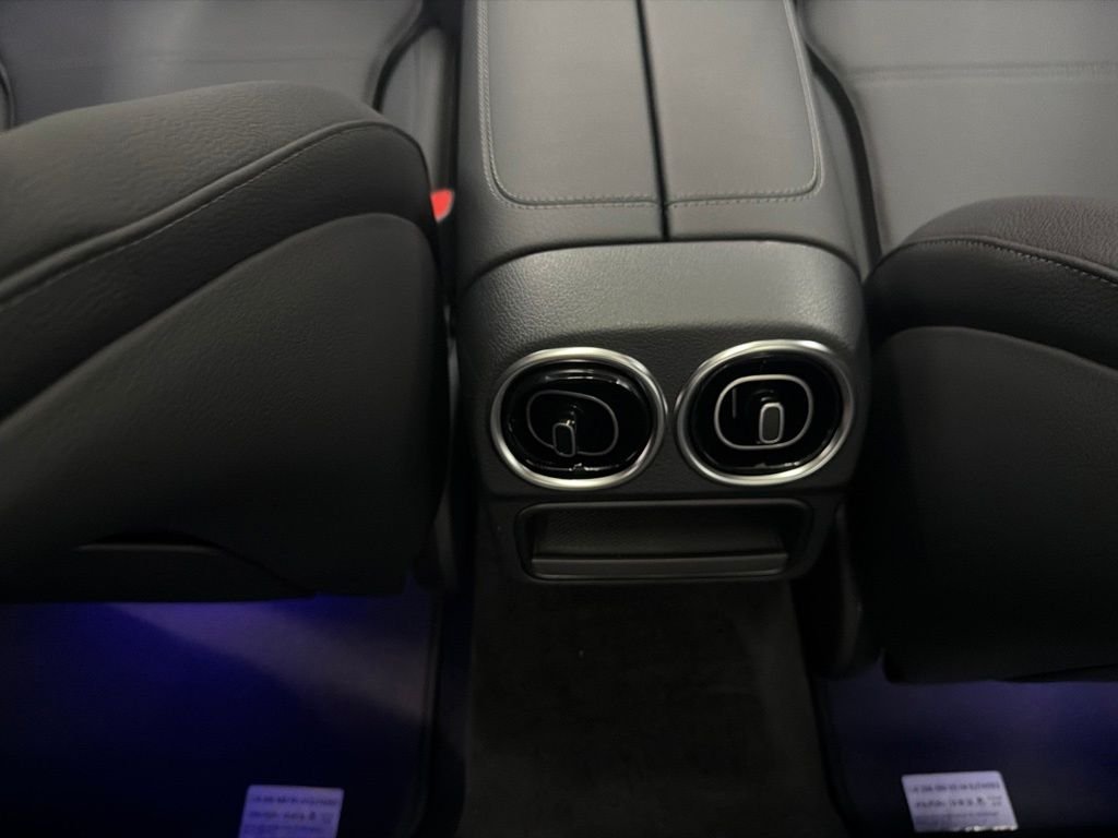 New 2026 Polar White Mercedes-Benz C 300 image 23