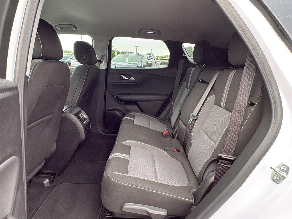 Used 2025 Summit White Chevrolet 2LT image 16