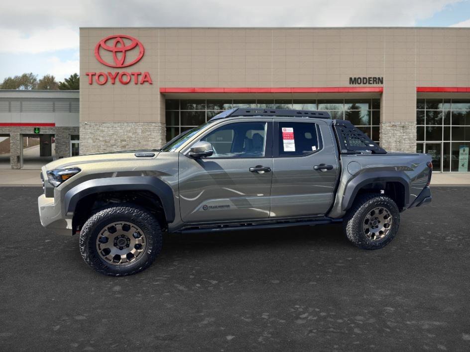New 2026 Bronze Oxide Toyota Trailhunter image 3