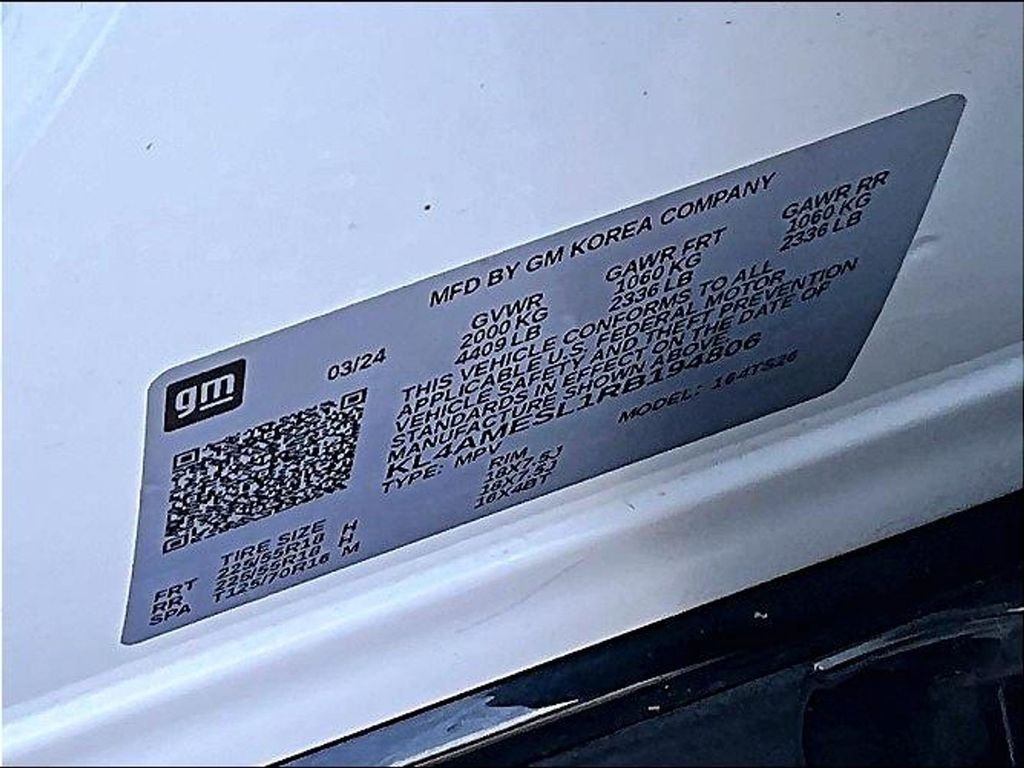 Used 2024 White Buick Sport Touring image 31