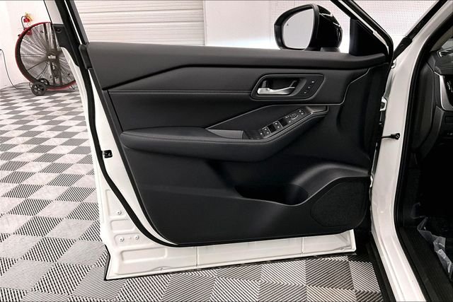 2025 Nissan Rogue SL - Photo 29