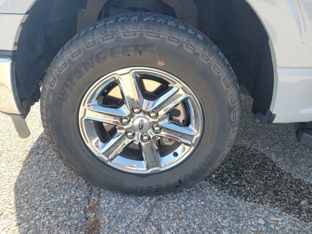 Used 2025 White Ford XLT image 30