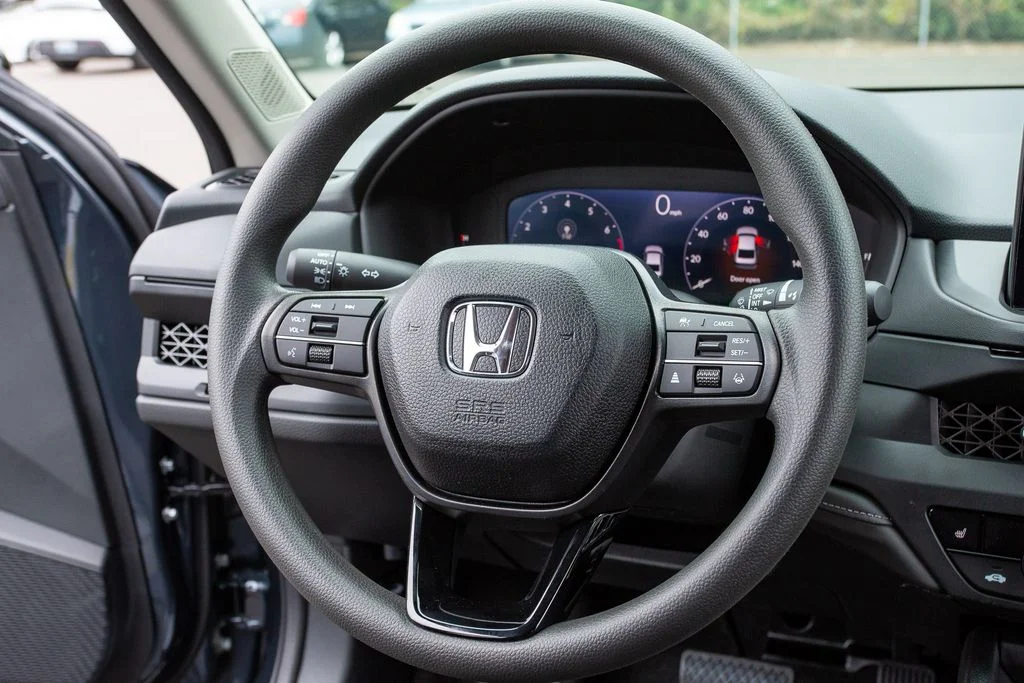 New 2026 Meteorite Gray Metallic Honda SE image 17