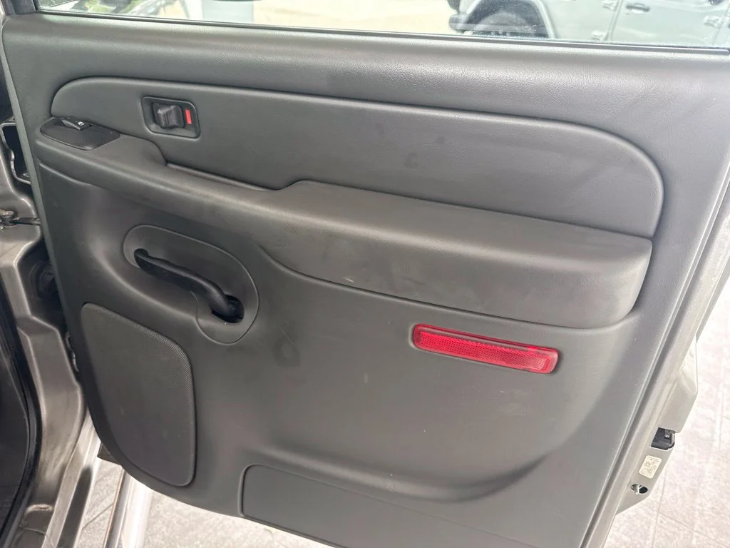 Used 2007 Graystone Metallic Chevrolet LT image 27