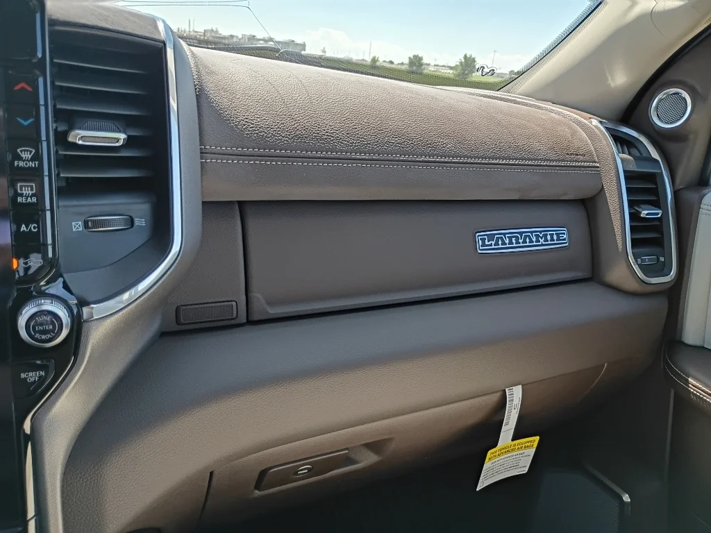 New 2026 Bright White Clear-Coat Exterior Paint RAM Laramie image 36