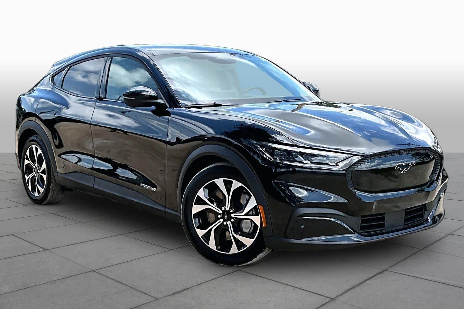 Used 2025 Shadow Black Ford Select image 2