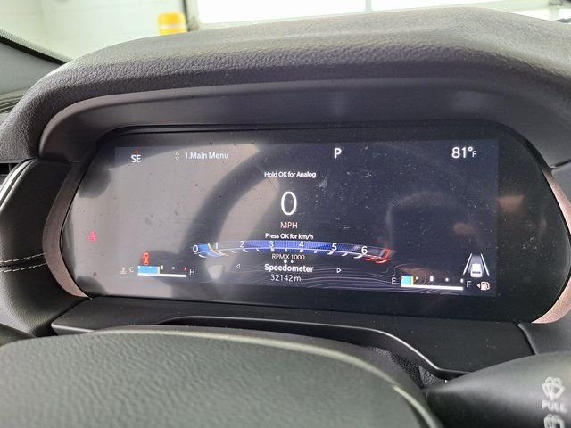 Used 2022 White Jeep Altitude image 9