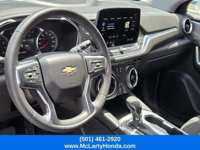 Used 2025 Summit White Chevrolet LT image 8
